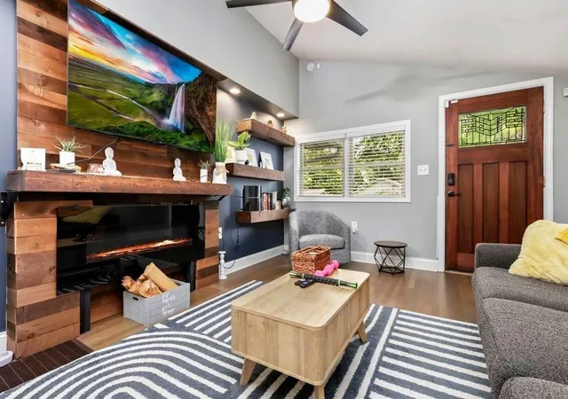 3rd image of 677 Holmes St Nw, Atlanta, GA 30318 | MLS# 7690724