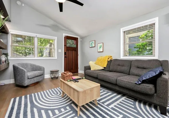 4th image of 677 Holmes St Nw, Atlanta, GA 30318 | MLS# 7690724