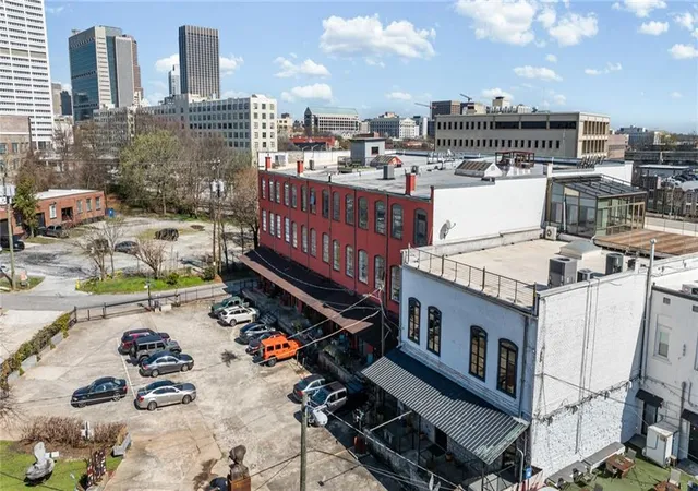 Listing Photo 2 - Condo for sale in building located at 175 Peters St SW, Atlanta, GA 30313 - Unit #