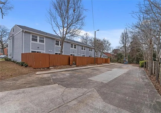 Homes for sale in College Park, GA | 1749 Hawthorne Ave, College Park, GA 30337 | MLS# 7760169