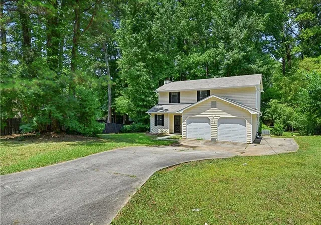 Photo 2 of Single family home for sale at 1925 Sailcloth St, Lithonia, GA 30058 | MLS# 7822552 | Listing updated on 2026-08-18