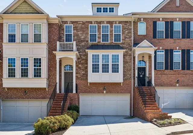 Photo 1 of Townhouse for sale at 3363 Cumberland Clb Dr, Atlanta, GA 30339 | MLS# 7855324 | Listing updated on 2026-10-17