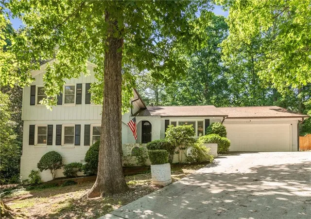 Photo 3 of Sale Pending at 3307 Pointe Bleue Ct, Decatur, GA 30034 | MLS# 7729114 | Listing updated on 2026-09-05