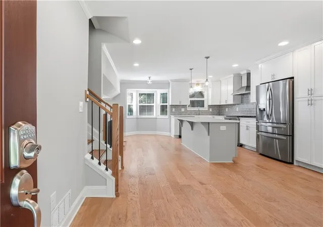 4th image of 880 The Cir, Lawrenceville, GA 30043 | MLS# 7800279