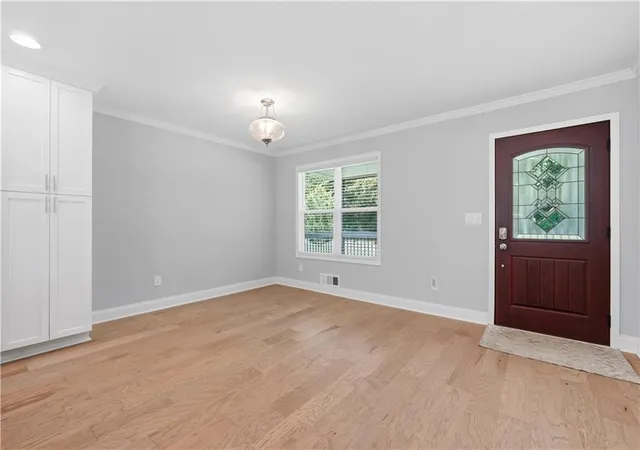 5th image of 880 The Cir, Lawrenceville, GA 30043 | MLS# 7800279