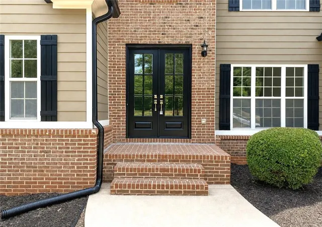 Photo 2 of Sale Pending at 623 Henning Dr, Winder, GA 30680 | MLS# 7799332 | Listing updated on 2026-09-01