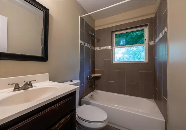 Photo 4 of Single family home for sale at 115 Delmoor Dr NW, Atlanta, GA 30311 | MLS# 7747107 | Listing updated on 2026-10-20