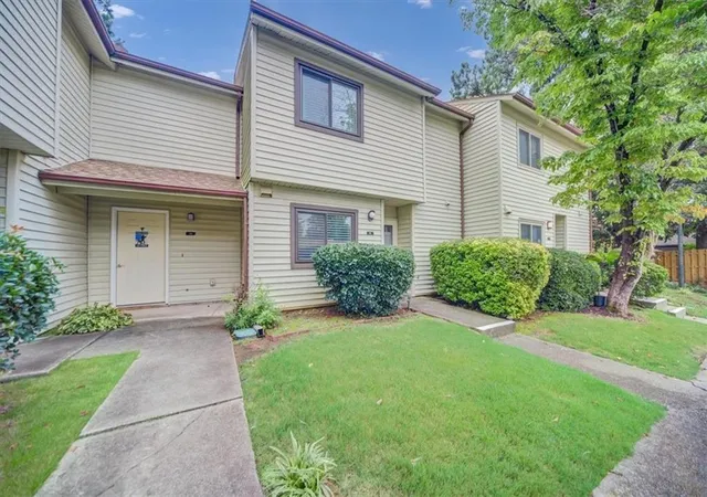 2nd image of 1182 Country Ct, Lawrenceville, GA 30044 | MLS# 7813271