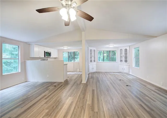 Photo 3 of Single family home for sale at 5160 E Holiday Ct SE, Acworth, GA 30102 | MLS# 7821056 | Listing updated on 2026-09-14