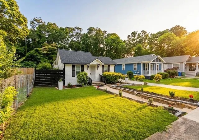 2nd image of 2100 Tiger Flowers Dr Nw, Atlanta, GA 30314 | MLS# 7822502