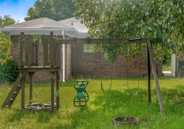 Photo 3 of Single family home for sale at 423 Branham Ave, Rome, GA 30161 | MLS# 7793531 | Listing updated on 2026-09-13