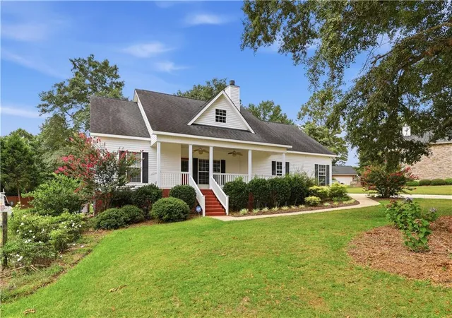 Photo 2 of Single family home for sale at 132 Hidden Crk Cir, Lizella, GA 31052 | MLS# 7820752 | Listing updated on 2026-09-05