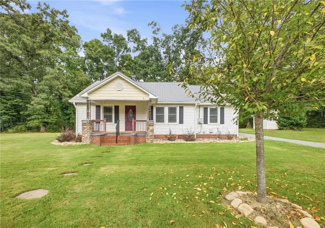 1st image of 38 Nelson St Se, Silver Creek, GA 30173 | MLS# 7823076