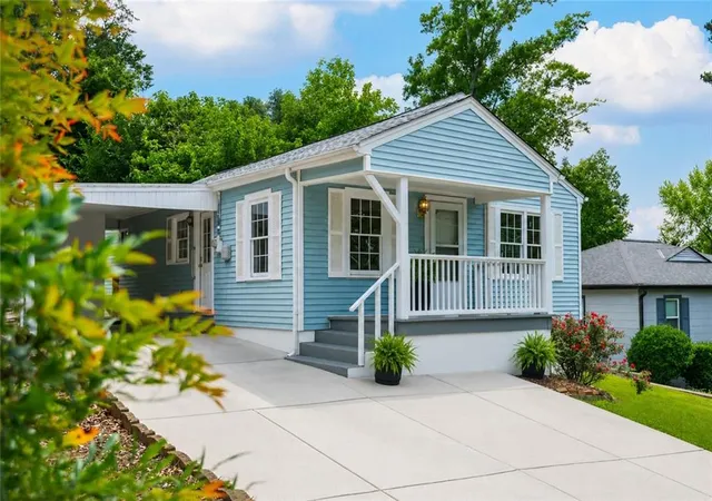 Photo 1 of Single family home for sale at 704 Skyview Dr, Marietta, GA 30060 | MLS# 7782487 | Listing updated on 2026-08-06
