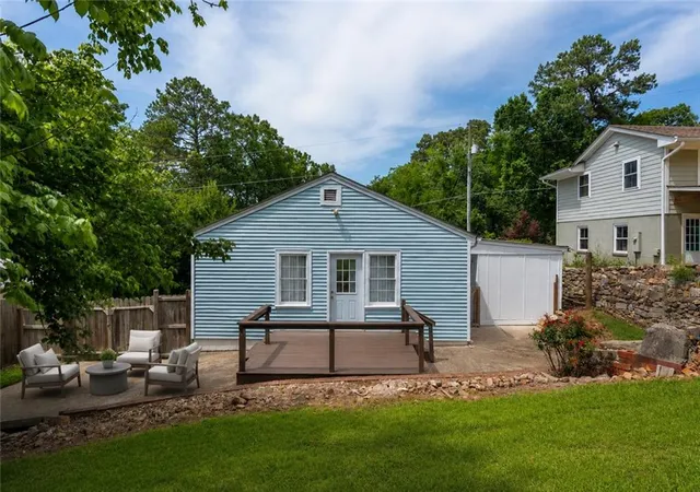 Photo 4 of Single family home for sale at 704 Skyview Dr, Marietta, GA 30060 | MLS# 7782487 | Listing updated on 2026-08-06
