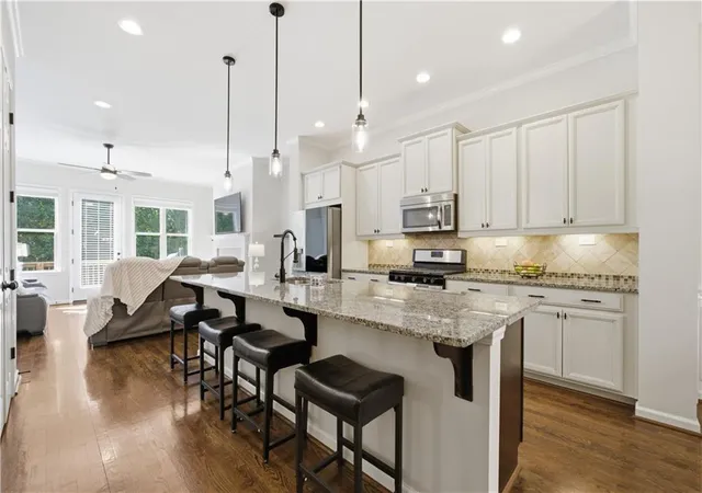 2nd image of 4383 Strand Dr, Smyrna, GA 30080 | MLS# 7766008