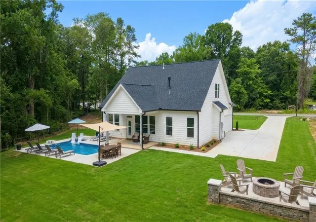 Photo 2 of Single family home for sale at 4835 Price Rd, Gainesville, GA 30506 | MLS# 7771119 | Listing updated on 2026-10-02