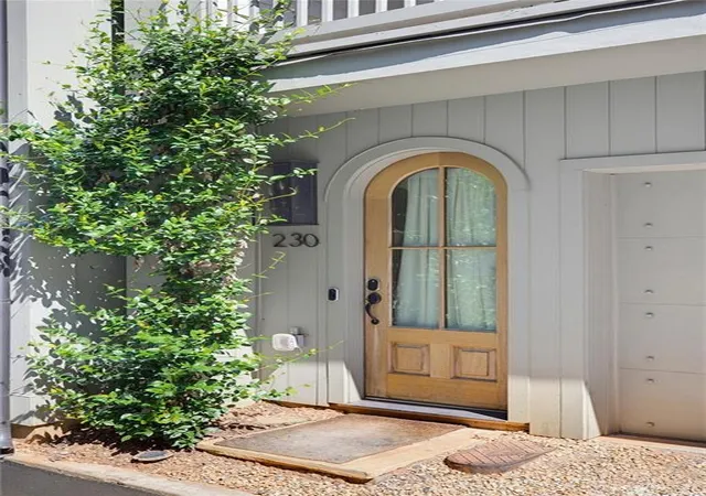 Photo 3 of Townhouse for sale at 230 Colebrook St NE, Atlanta, GA 30307 | MLS# 7805066 | Listing updated on 2026-09-09