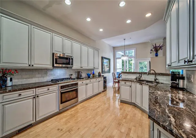 2nd image of 1425 Montclair Ct Se #13, Smyrna, GA 30080 | MLS# 7822328