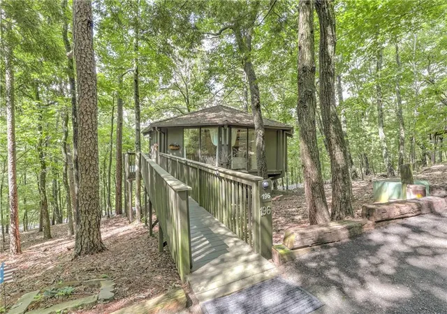 2nd image of 196 Treetopper Cir, Jasper, GA 30143 | MLS# 7745089