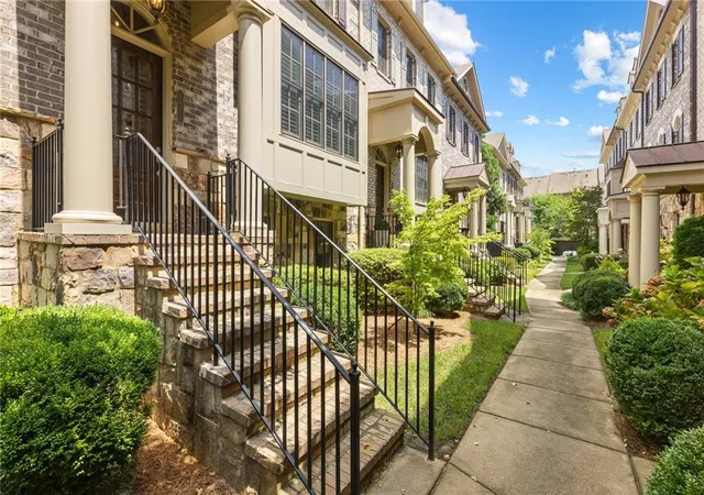 Photo 2 of Townhouse for sale at 3671 Manor Brk Ter Ne, Atlanta, GA 30319 | MLS# 7819230 | Listing updated on 2026-09-05