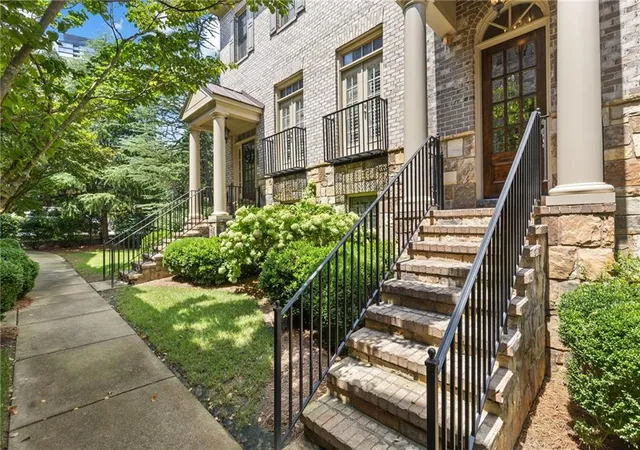 Photo 2 of Townhouse for sale at 3671 Manor Brk Ter NE, Atlanta, GA 30319 | MLS# 7819230 | Listing updated on 2026-09-05