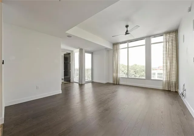 3rd image of 1820 Peachtree St Nw #811, Atlanta, GA 30309 | MLS# 7811279