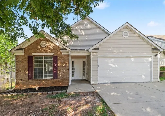 Photo 3 of Sale Pending at 5997 Waggoner Ct, Rex, GA 30273 | MLS# 7800248 | Listing updated on 2026-08-28