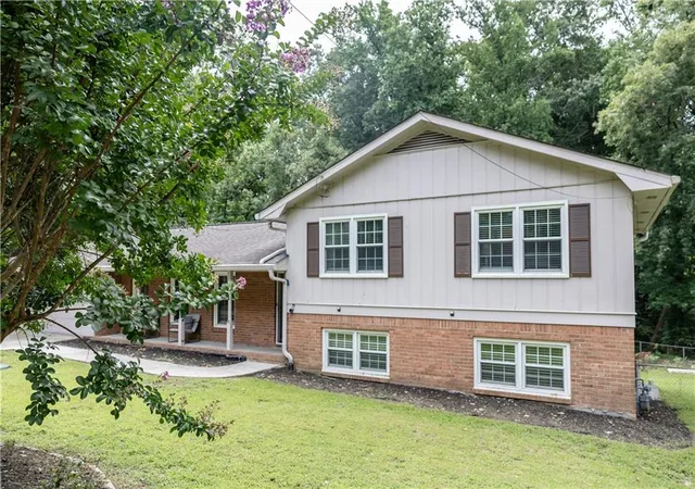 Photo 2 of Single family home for sale at 5382 Rockwood Ct, Stone Mountain, GA 30087 | MLS# 7810728 | Listing updated on 2026-09-28