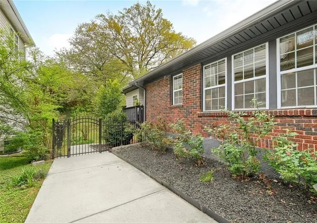 4th image of 1968 Walker Ave, Atlanta, GA 30337 | MLS# 7821010
