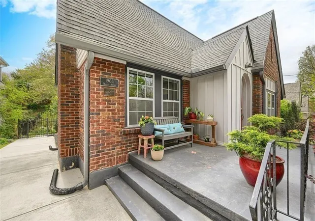 5th image of 1968 Walker Ave, Atlanta, GA 30337 | MLS# 7821010