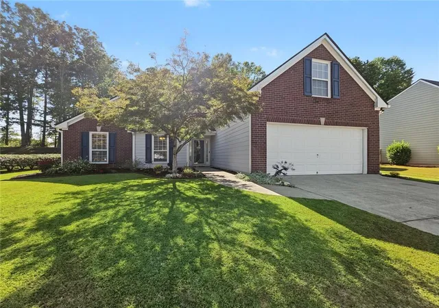Photo 1 of Sale Pending at 2705 Abbotts Glen Pl Nw, Acworth, GA 30101 | MLS# 7847928 | Listing updated on 2026-10-24