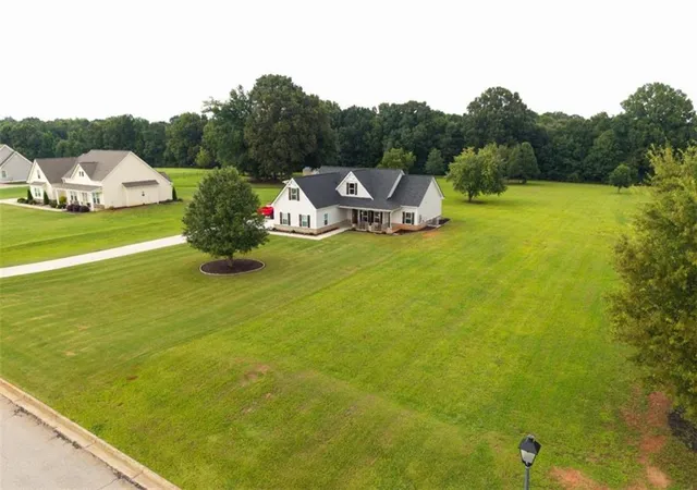 2nd image of 301 Savannah Dr, Mansfield, GA 30055 | MLS# 7824569