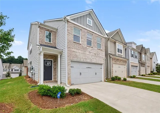 Townhouse for sale at 7666 Squire Ct, Fairburn, GA 30213 | MLS# 7830102