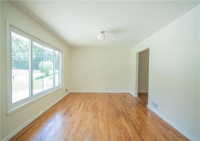 Photo 4 of Single family home for sale at 2524 Glenrock Dr, Decatur, GA 30032 | MLS# 7773593 | Listing updated on 2026-09-20
