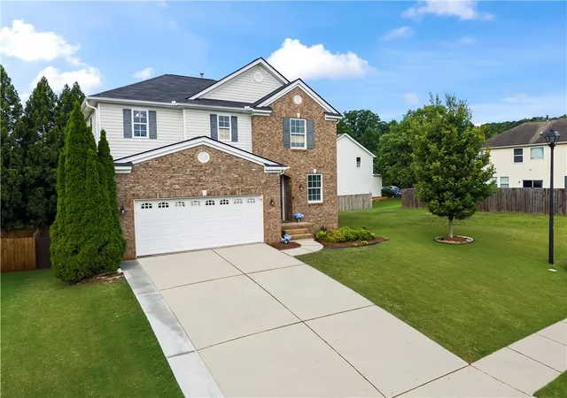 Photo 3 of Sale Pending at 3855 New Salem Ct, Cumming, GA 30040 | MLS# 7790323 | Listing updated on 2026-08-30