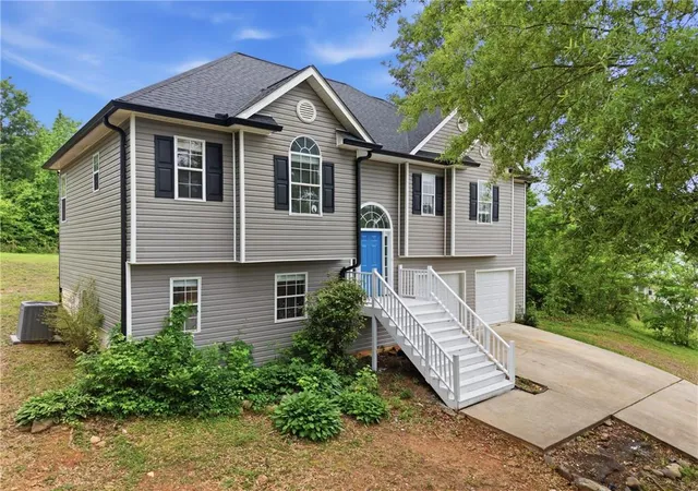 Homes for sale in Newnan, GA | 109 Arlington Ct, Newnan, GA 30263 | MLS# 7766559