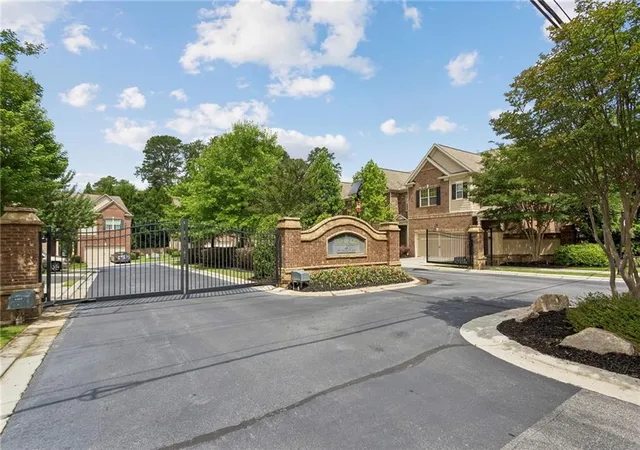 31st image of 114 Barkley Ln, Sandy Springs, GA 30328 | MLS# 7790040