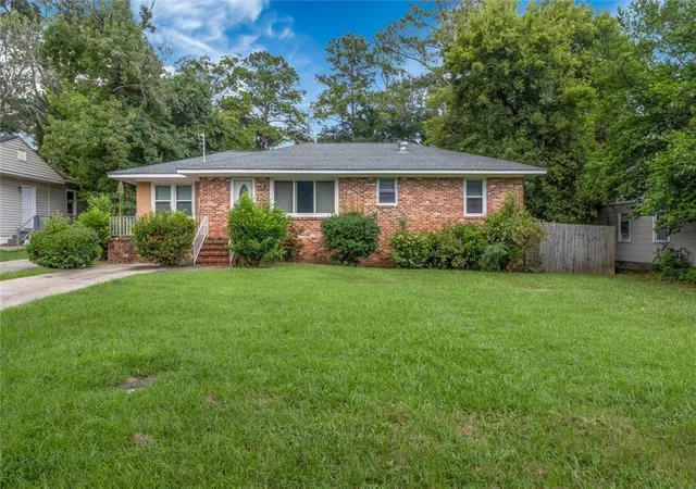 Photo 1 of Sale Pending at 4322 Summerhill Dr, Macon, GA 31204 | MLS# 7823636 | Listing updated on 2026-10-05