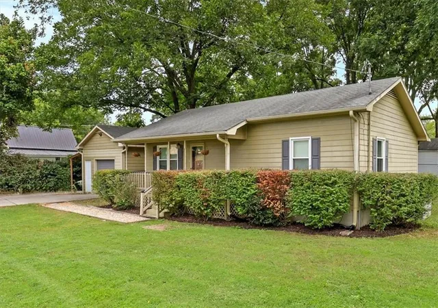 Photo 2 of Sale Pending at 303 S Main St, Adairsville, GA 30103 | MLS# 7828659 | Listing updated on 2026-09-23