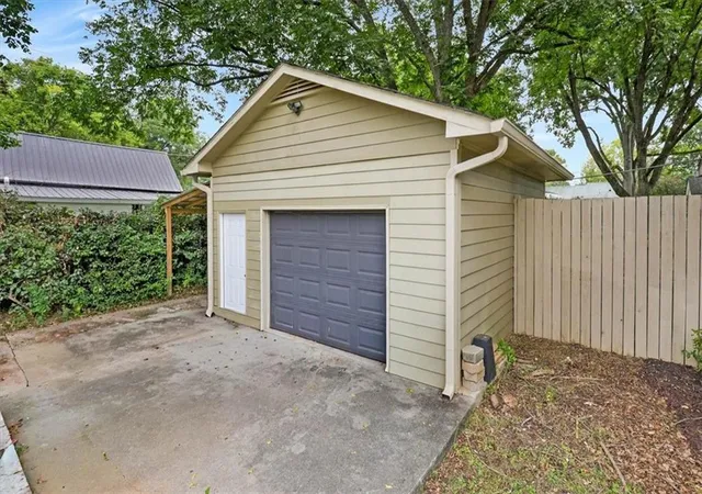 Photo 3 of Sale Pending at 303 S Main St, Adairsville, GA 30103 | MLS# 7828659 | Listing updated on 2026-09-23