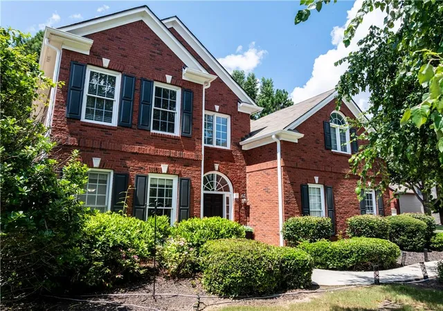 3rd image of 1928 Barrett Knoll Cir Nw, Kennesaw, GA 30152 | MLS# 7802820