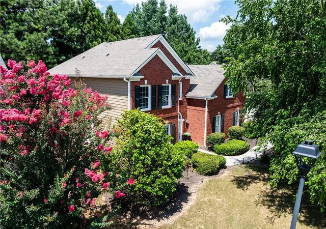 4th image of 1928 Barrett Knoll Cir Nw, Kennesaw, GA 30152 | MLS# 7802820