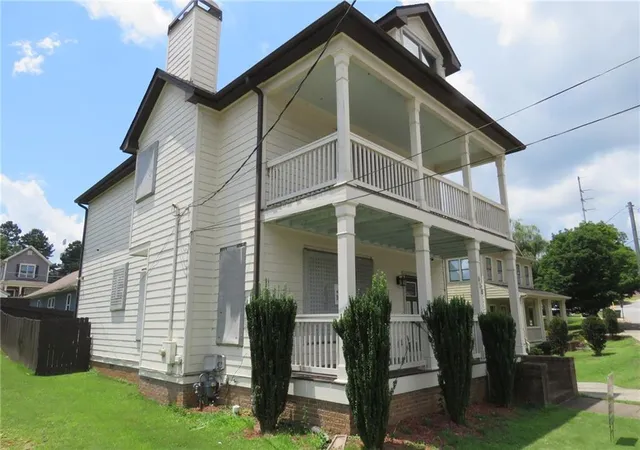 Photo 3 of Sale Pending at 658 Magnolia St Nw, Atlanta, GA 30314 | MLS# 7800287 | Listing updated on 2026-10-09