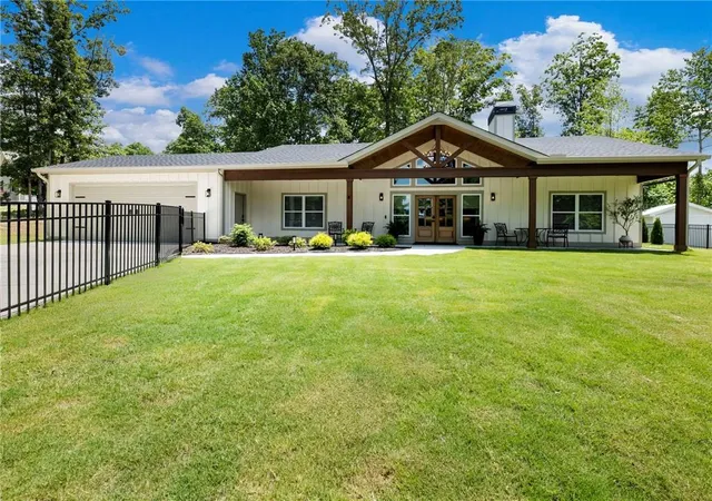 Homes for sale in Cornelia, GA | 1320 Heads Ferry Rd, Cornelia, GA 30531 | MLS# 7798223