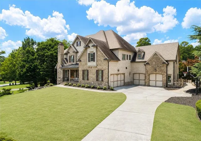 Photo 2 of Sale Pending at 1084 W Nancy Crk Dr Ne, Brookhaven, GA 30319 | MLS# 7802707 | Listing updated on 2026-09-04