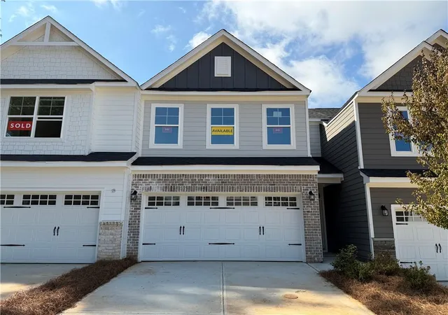 Photo 1 of Townhouse for sale at 5 Trace Blf, Dawsonville, GA 30534 | MLS# 7829447 | Listing updated on 2026-09-13