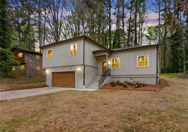 2nd image of 2911 Pine Valley Cir, Atlanta, GA 30344 | MLS# 7753112