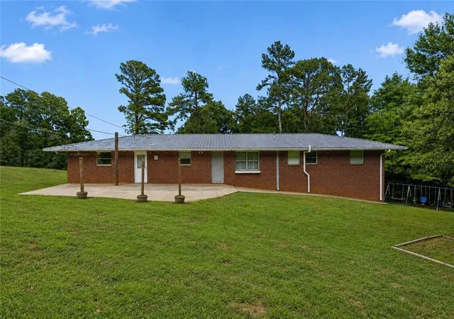 Homes for sale in La Fayette, GA | 3 Sunrise Dr, La Fayette, GA 30728 | MLS# 7776217