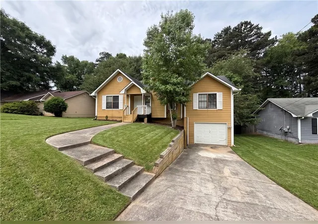 image of 10433 Candlelight Rd, Jonesboro, GA 30238 | MLS# 7785434